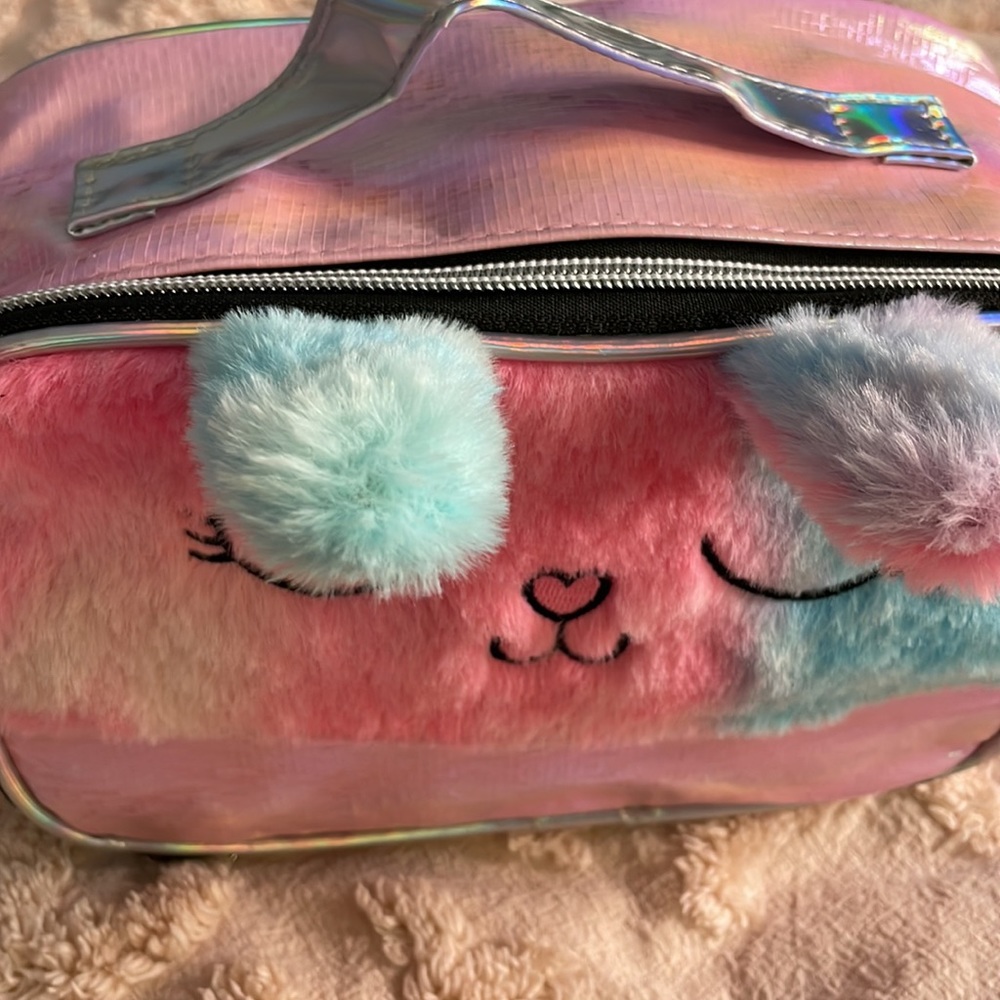 Cute & Fuzzy Storage Case - Picture 7 of 8